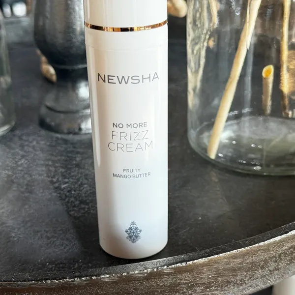 NEWSHA No More Frizz Cream
